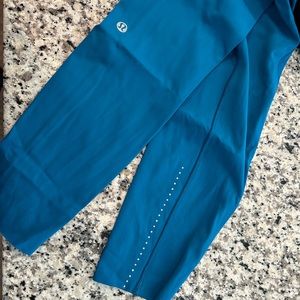 Luluemon lemon leggings 7/8. Royal blue